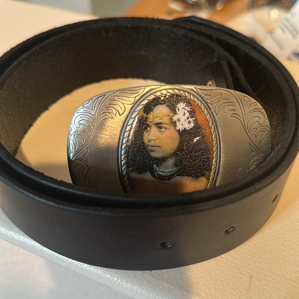 Pewter Engraved Belt Buckle with Artistic Design - Leather Belt